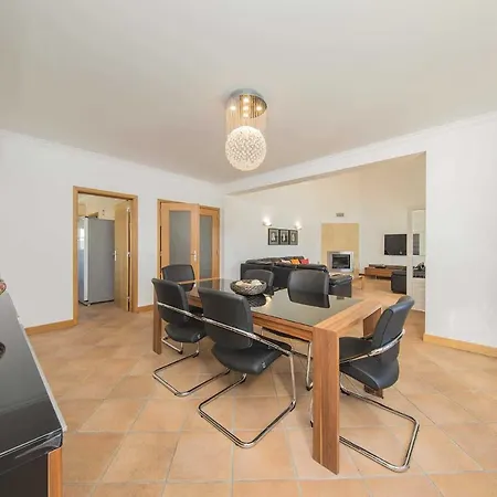 Villa Gale Papagaio - Fantastic Location Close To Gale Beach גיאה